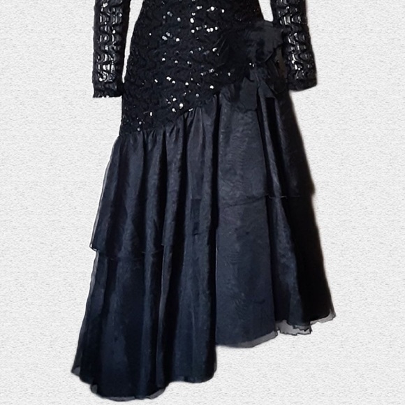 VINTAGE Lace Black Asymmetric Dress, Genuine Vintage 70s, Shiny embellished - Picture 6 of 13